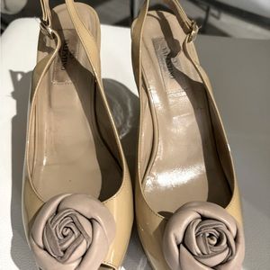 Worn Valentino slide, color tan. Genuine Valentino